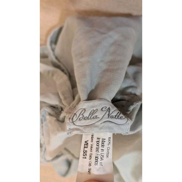 Bella Notte Helane Velvet Crib skirt In Grey Cloud New With Tags - Picture 3 of 7